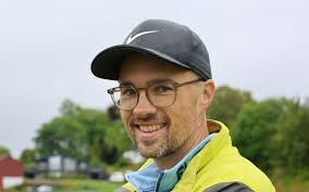 Aya fekk opplæring i tennis