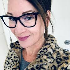 Shawna Huber's Instagram, Twitter & Facebook