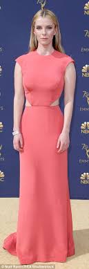 Encuentra fotos de stock perfectas e imágenes editoriales de noticias sobre betty gilpin en getty images. Glow S Betty Gilpin And Alison Brie Flaunt Tiny Waists At Emmy Awards Daily Mail Online