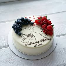 Boyfriend Design Romantic Unique Birthday Cake For Boyfriend Photo In 2020 With Images Aniversary Cakes Cake For Boyfriend Cake Decorating Videos
