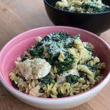 Here S One Of My 10 Minute Meals For Goustocooking Creamy Pesto Chicken And Spinach Fusilli I Ve Cre 10 Minute Meals Healthy Recipes Pesto Chicken