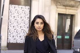 Brown hair with highlights makes a cool style statement. Partial Highlights For Brown Hair 7 Ways To Switch Up Your Look