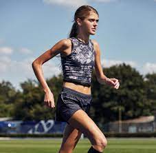 Konstanze klosterhalfen gewinnt ihr erstes rennen nach der sperre für ihren trainer. Interview Nur Wer Den Kopf Ausschaltet Kann An Seine Grenzen Gehen Welt