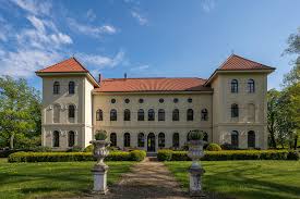 Dezember 2007) auf 7,86 km². Schloss Marihn