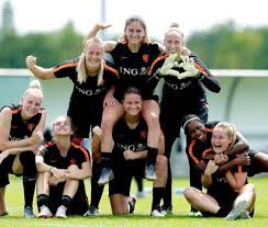 The perfect danielledonk vandedonk oranjeleeuwinnen animated gif for your conversation. Pin Auf Goal Post M To