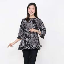 Model baju batik kombinasi ini artinya baju batik yang ada dikombinasikan dengan berbagai batik juga bisa menjadi outfit yang pas bagi anda yang bekerja, utamanya pekerja kantoran. Markasdagang Baju Batik Wanita Modern 2020 Terbaru Kantor Muslim Baju Batik Atasan Wanita Kerja Baju Batik Kantor Modern Seragam Batik Ungkel Lazada Indonesia