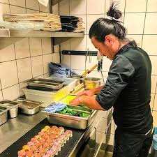 Ein Sushi Abend Mit Familie Oder Freunden Bei Ihnen Zu Hause Kurzlich Haben Wir Die Herrliche Dragon Platte Nach Langenhagen Geliefert Wir Hannover Restaurant