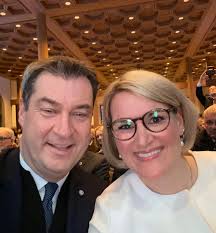 Neujahrsempfang der CSU Augsburg. Mit Eva Weber könnte eine tolle und  kompetente Frau Oberbürgermeisterin werden. Ich unterstütze sie gerne.  @Eva_K_Weber @CSU