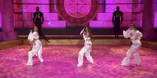 4.4 / 5 11 kişi puan verdi. Little Mix Create Carnage With Sweet Melody At Mtv Emas Toya Z World
