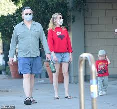 March 30, 2021 at 7:34 pm edt. Kirsten Dunst Reps Fiance Jesse Plemons Home State Of Texas As They Head Out With Two Year Old Son Culture Readsector