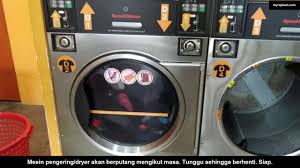 Keadaan panik tercetus apabila mesin basuh itu tersekat dan tidak boleh dibuka. Cara Menggunakan Mesin Pengering Dryer Kedai Dobi Youtube