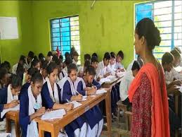 Bihar Education System exposed 200 children forced to study in 2 rooms in  Samastipur|Bihar Education System: बिहार शिक्षा विभाग की खुली पोल! समस्तीपुर  में 2 कमरों में 200 बच्चें पढ़ने को मजबूर,