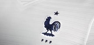 Pour tout autre renseignement ou photo, veuillez me contacter :) vous pouvez regarder dans mon dressing pour faire des lots :) #foot. Fff Le Maillot Blanc Exterieur Equipe De France 2015