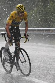 Chrisfroome Climbs In Pouring Rain Towards Andorra Arcalis Stage 9 Tdf2016 Cycling Motivation Cycling Inspiration Bicycle Race