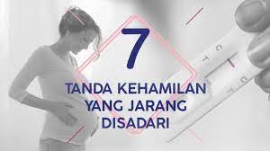 Ada banyak gejala kehamilan, jika anda mengalami banyak tanda kehamilan yang akan disebutkan di bawah, berarti ada potensi kuat terjadinya kehamilan. Tanda Tanda Hamil Awal 16 Ciri Ciri Orang Hamil Doktersehat