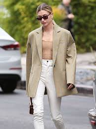 Found The Best Bralettes For Women With Big Busts In 2020 Stylish Winter Outfits Winter Outfit Trends Chic Winter Outfits