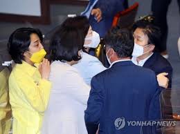 오늘의 고사성어, 난이도별 한자, 유의자/고사성어 등 목록보기, 옥편처럼 찾기, 한자 필기인식기/모양자 찾기 제공. Qnqi9o7qp9uyem