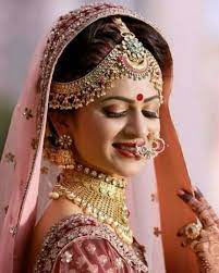 61 Super Idees Coiffures De Mariee Indienne Avec Le Mariage Dupatta Belle Indian Bridal Hairstyles Indian Bridal Indian Bridal Makeup