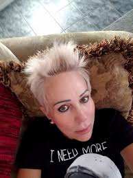 Short hair management tips for women over 40