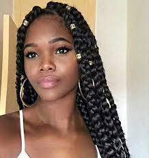 Big Box Braids With Beads Haar Styling Einzelne Zopfe Box Braids Hairstyles