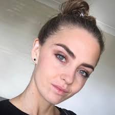 Della-Rose Murphy (@DellaRoseMurphy)