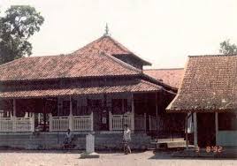Pendidikan sebelum kedatangan british banyak dipengaruhi oleh adat resam dan budaya masyarakat setempat. Peran Pesantren Dalam Pemberdayaan Masyarakat Arif H Ayik