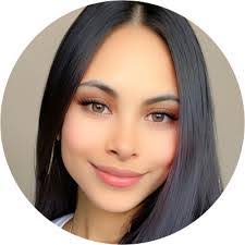 Bonnie Cabrera's Instagram, Twitter & Facebook