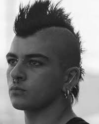 30 Coiffures Badass Pour Les Hommes Vous Ne Pouvez Pas Dire Non A 30 Coiffures Badass Pour Les Hommes Vous Ne P Mohawk Hairstyles Men Punk Haircut Punk Hair