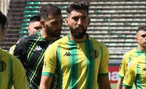 Emiliano javier amor (born 16 may 1995) is an argentine footballer who plays as a centre back for san martín de tucumán, on loan from vélez sarsfield in the argentine primera división. 100 Gringos El Ex Defensor De Aldosivi Emiliano Amor Es Facebook