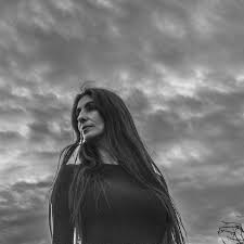 1 2 3 a los 16 años se fue a españa a probar suerte como modelo, pero a los cuatro meses su madre la fue a buscar, volvió a buenos aires y comenzó su carrera en el modelaje hasta que a los 23 años dio sus primeros pasos en la actuación. Entrevista A Carolina Peleritti En Algun Momento Empiezan Las Cosas Diarios Bonaerenses