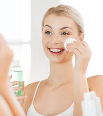 12 Simple Homemade Toners For Oily Skin