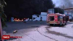 +62 31 3716173 (hunting) fax: Pabrik Spare Part Sepeda Motor Pt Win Di Lamongan Terbakar Times Indonesia