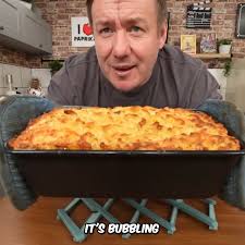 Baking with a 1980s Garfield Cake Tin! 😁