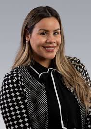 Laura Moreland's Instagram, Twitter & Facebook