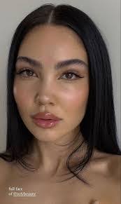 Elena Loza's Instagram, Twitter & Facebook