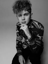 Cracking up can be fun to watch. Interview Francesco Yates French Fries Magazine Ff