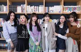Die gruppe debütierte offiziell am 15. K Pop Girl Band Gfriend Announces Disbandment