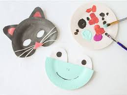 Masque réalisé avec 2 assiettes en carton superposées. 10 Idees De Masques A Faire Avec Des Assiettes En Carton