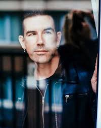 Bio-for guitarist-pete-thorn