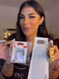 la mejor, con los mejores 😍 @🍀ABIGAIL LOMA〽️A🍀🐧😈🍑 y tú qué esperas  para lucir como la preciosa y viral @ABIGAIL LOMA〽️A😈 #happystoreuio  #smartwatch #abigaillalama #girls #ecuador