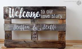 Holz Palette Einwegpalette Europalette Beschriften Bemalen Holzschild Wegweiser Hochzeit D Bemalte Holzschilder Rustikale Tischdekoration Rustikaler Geburtstag