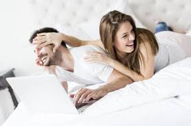 كيف اثير زوجي بالكلام والحركات الحياة الزوجية السعيدة مساء الورد