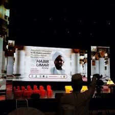 Bintang bintang di kayangan lembut sang bayu tanpa bulan di awangan yang tinggi tanpa bayangmu andainya tiada ketukan kayu jika mimpi dihapuskan. Almawlid S Stream