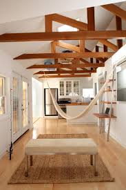 Hangematte auf dem balkon urlaub zu hause archzine net eine hängematte sicher in der wohnung und im garten anbr. Beach Bungalow Modern Wohnbereich New York Von Fractal Construction Llc Houzz