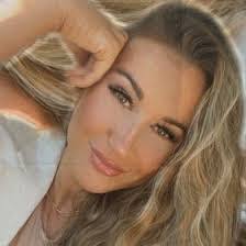 Marissa Jacobson's Instagram, Twitter & Facebook