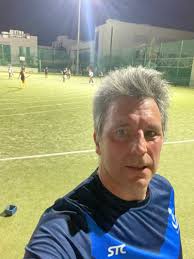 Time for regeneration is important. Sport and in particular, hockey has  always been a way for me to relax and recharge my batteries at the end of a  working week. This week