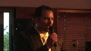 Dans les allées du parc d'attractions disneyland paris, l'animateur s'entretient avec de prestigieux invités dont les chanteurs amir et amel bent, les humoristes artus. Toute La Musique Que J Aime Je Te Promets Youtube
