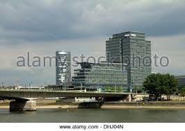 Cologne Le Musee Du Chocolat Lindt Et Visite De L Usine De Travail Sur Le Vieux Quai Ile Le Magasin De Detail Mhoff Schokoladenmuseum Photo Stock Alamy