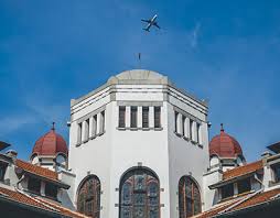 Judiciaire, amour, tonalité scénario : Lawang Sewu Projects Photos Videos Logos Illustrations And Branding On Behance