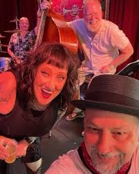 Hector Dogliani takes to the stage at Mascara Bar this Friday with  handcrafted soul, funk, and R&B tunes! With support and special guest  performances from Elle Carroll and Aloka. Show starts at